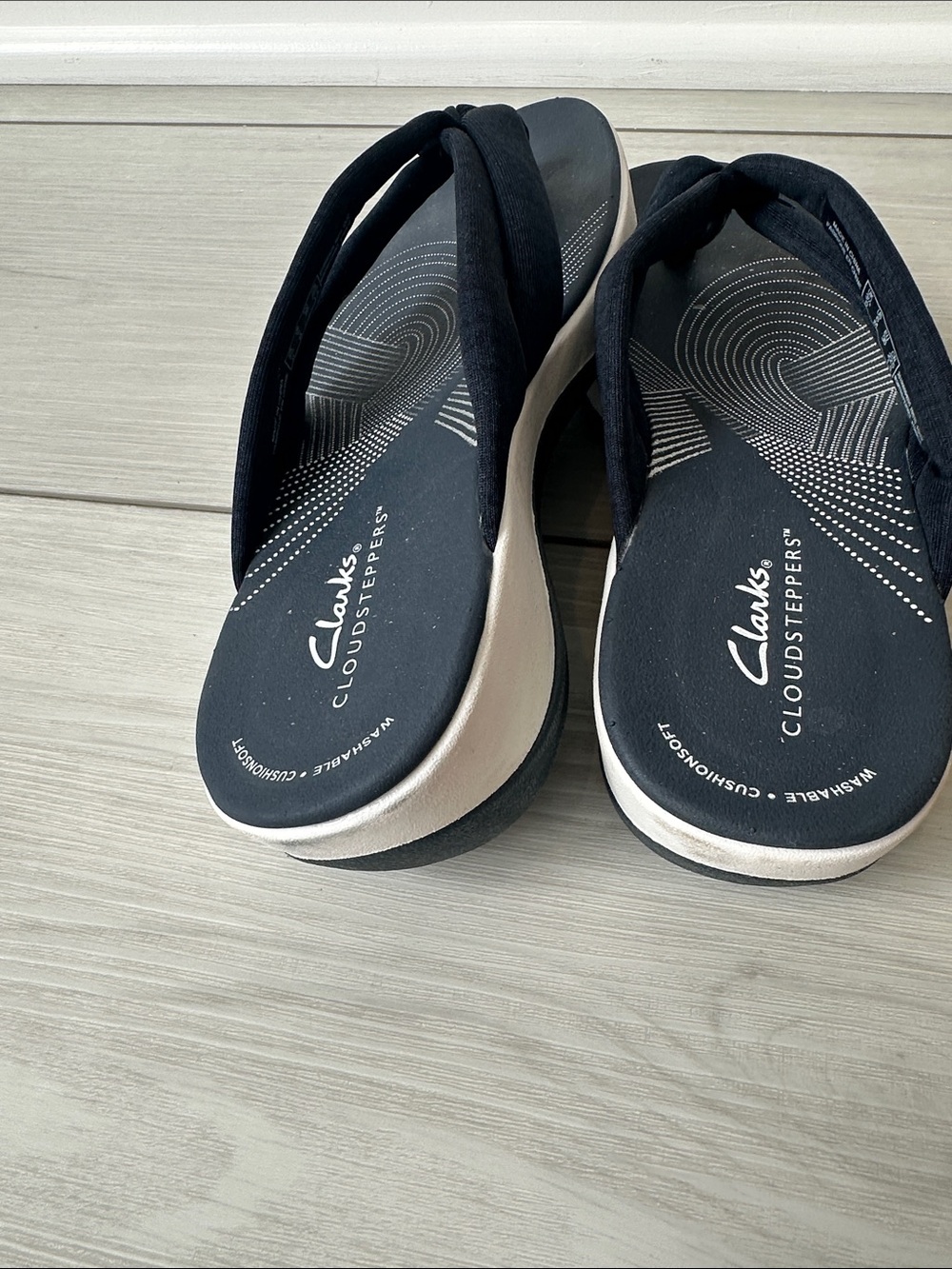 Clarks Cloudsteppers Black and White Women's Wedge Sandals - Picture 2 of 5